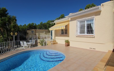 Sunny Mediterranean villa with lovely views near the golf club of Altea.